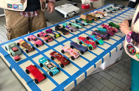 Girl cars Pinewood Derby 2018 _IMG_7335