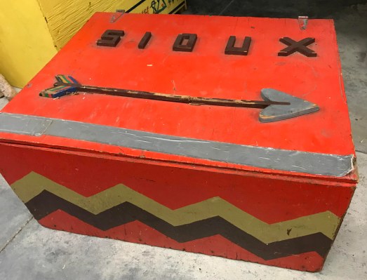 Storage Sioux chest Indian Guides